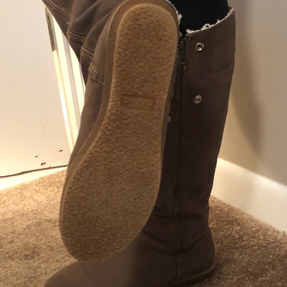 Boots - Picture 8 of 8